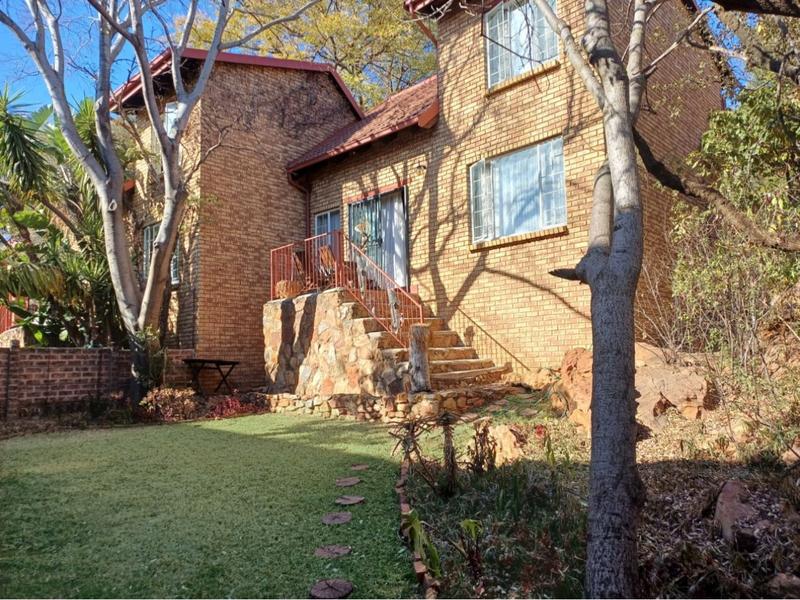 2 Bedroom Property for Sale in La Montagne Gauteng