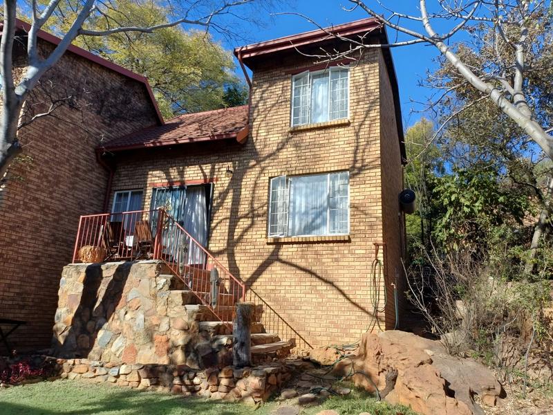 2 Bedroom Property for Sale in La Montagne Gauteng