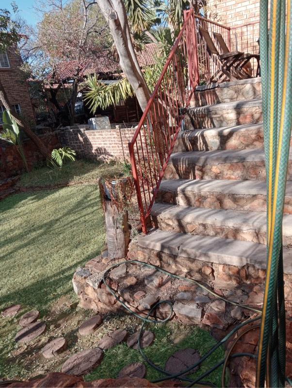 2 Bedroom Property for Sale in La Montagne Gauteng