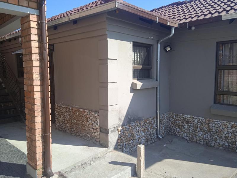 9 Bedroom Property for Sale in Olievenhoutbosch Gauteng