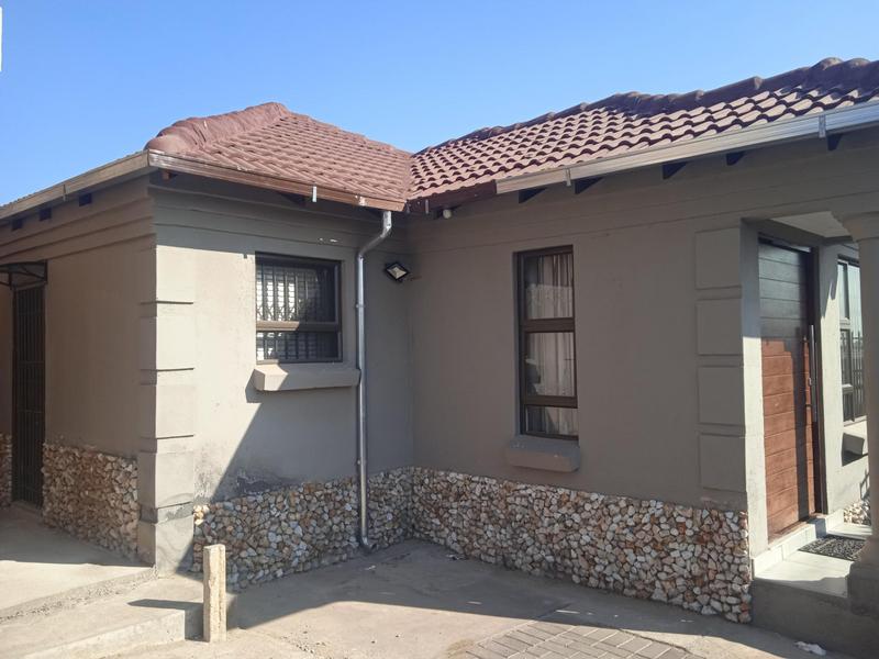 9 Bedroom Property for Sale in Olievenhoutbosch Gauteng