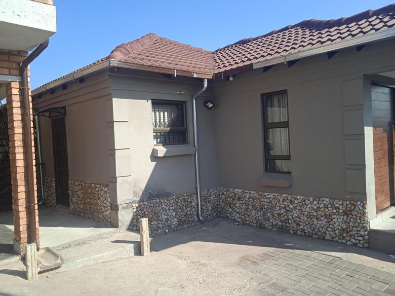 9 Bedroom Property for Sale in Olievenhoutbosch Gauteng