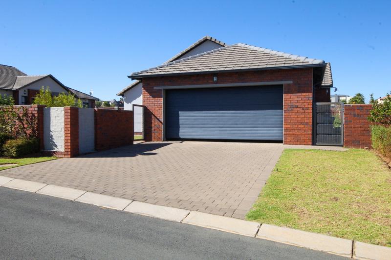 3 Bedroom Property for Sale in Amberfield Gauteng