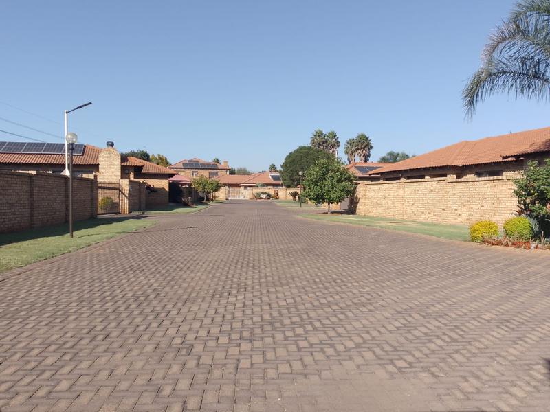 3 Bedroom Property for Sale in Petersfield Gauteng