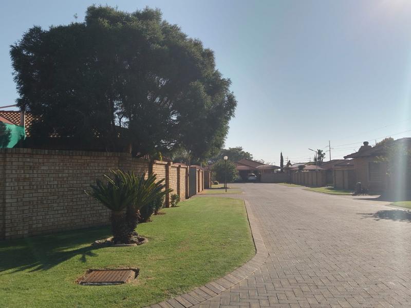 3 Bedroom Property for Sale in Petersfield Gauteng