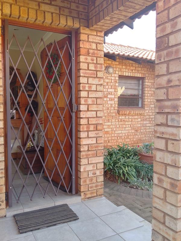 3 Bedroom Property for Sale in Petersfield Gauteng