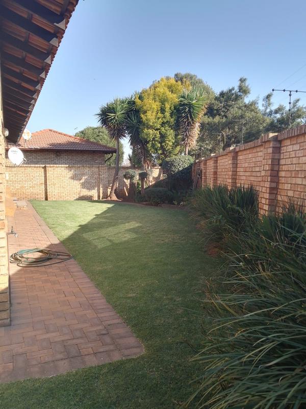 3 Bedroom Property for Sale in Petersfield Gauteng