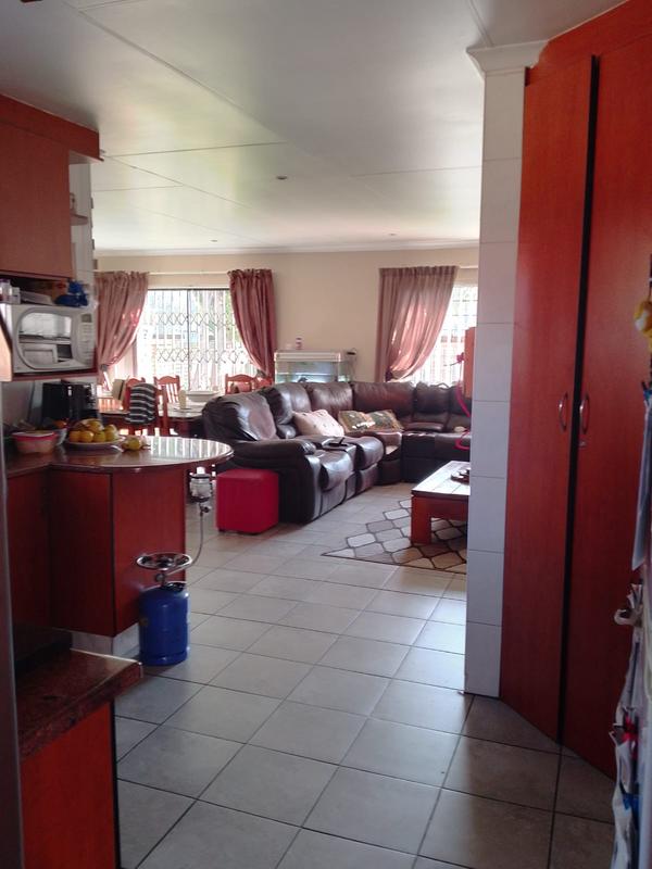 3 Bedroom Property for Sale in Petersfield Gauteng