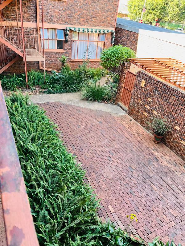 2 Bedroom Property for Sale in Pretoria North Gauteng