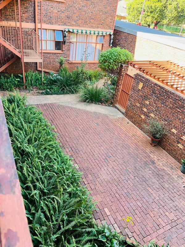 2 Bedroom Property for Sale in Pretoria North Gauteng