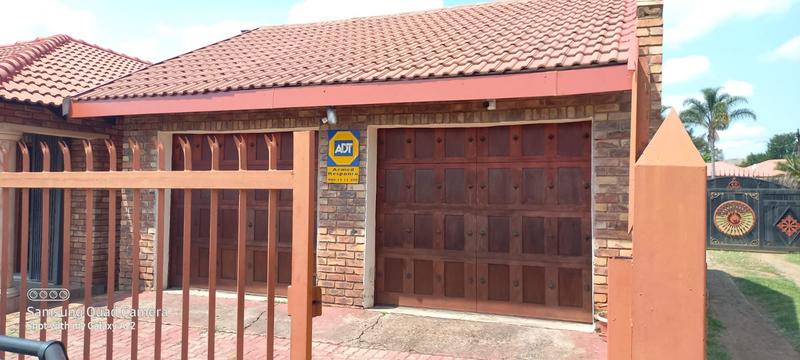 To Let 4 Bedroom Property for Rent in The Orchards Gauteng