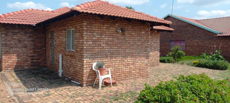 To Let 4 Bedroom Property for Rent in The Orchards Gauteng