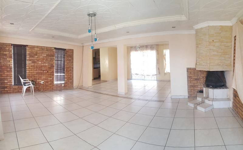 To Let 4 Bedroom Property for Rent in The Orchards Gauteng