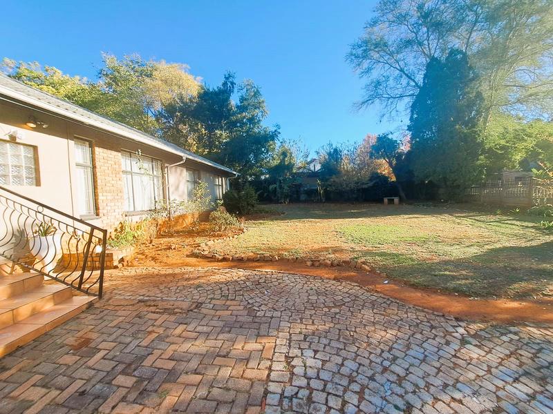 4 Bedroom Property for Sale in Heuweloord Gauteng