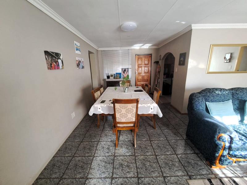 4 Bedroom Property for Sale in Heuweloord Gauteng