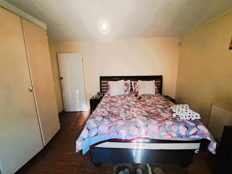 4 Bedroom Property for Sale in Heuweloord Gauteng