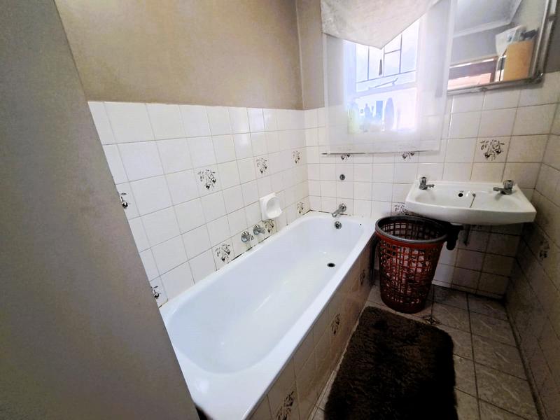 4 Bedroom Property for Sale in Heuweloord Gauteng