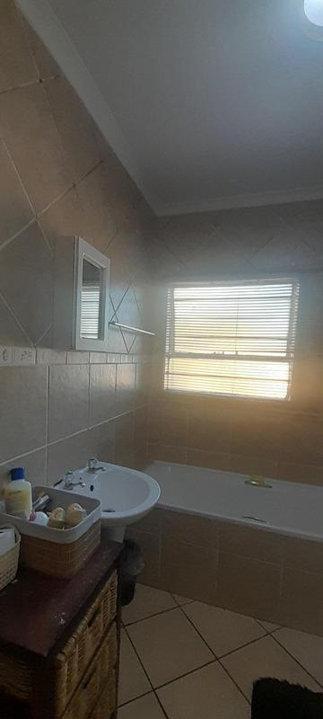 2 Bedroom Property for Sale in Raslouw A H Gauteng