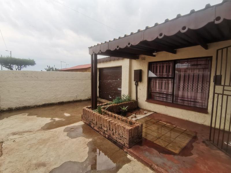 To Let 3 Bedroom Property for Rent in Daveyton Gauteng