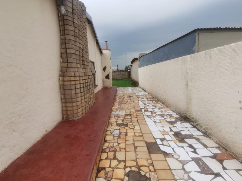 To Let 3 Bedroom Property for Rent in Daveyton Gauteng