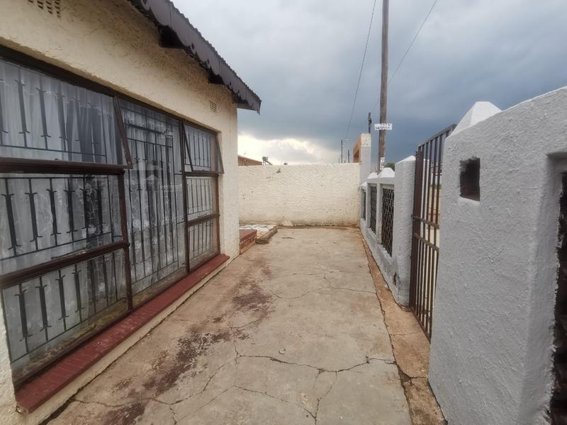 To Let 3 Bedroom Property for Rent in Daveyton Gauteng