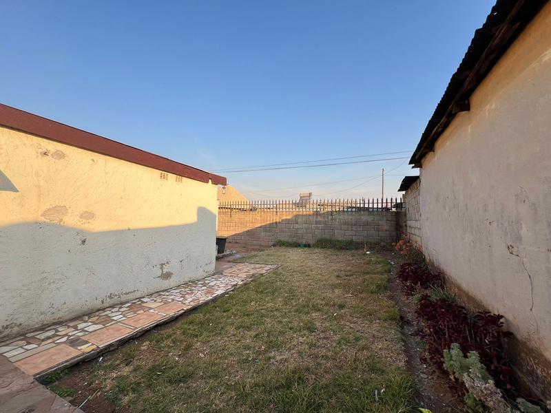 To Let 3 Bedroom Property for Rent in Daveyton Gauteng