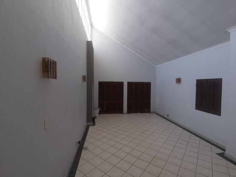 To Let 4 Bedroom Property for Rent in Waterkloof A H Gauteng