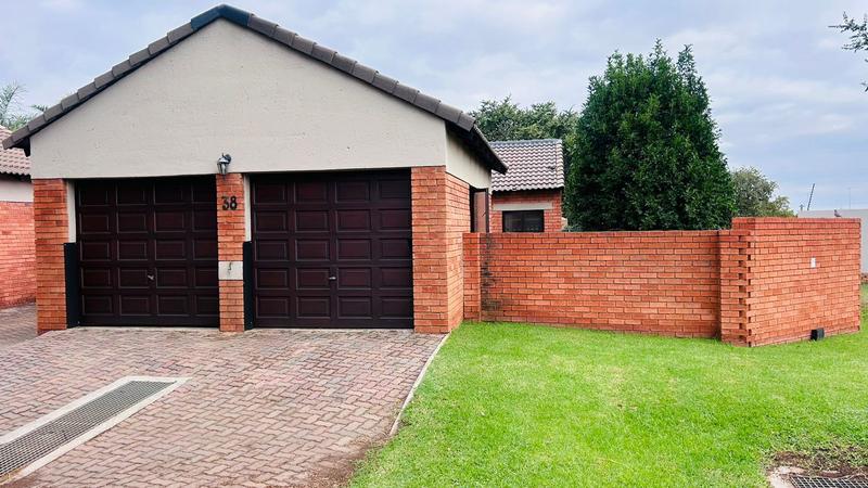 3 Bedroom Property for Sale in Monavoni Gauteng