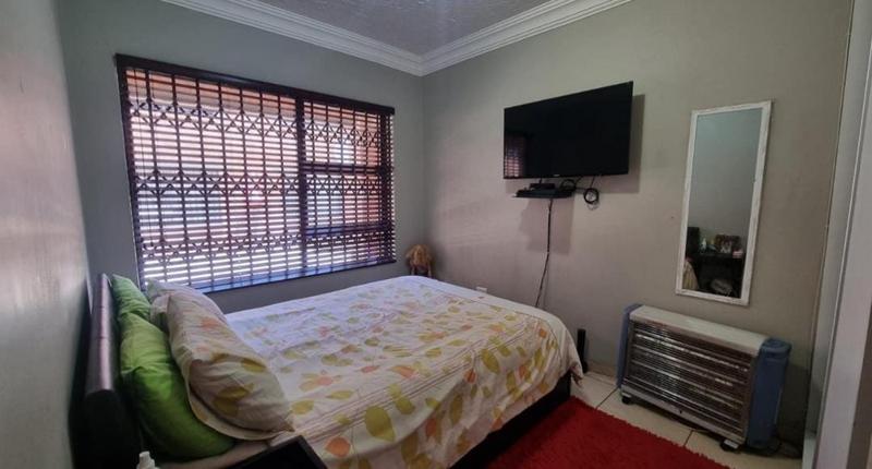 2 Bedroom Property for Sale in Florida Gauteng