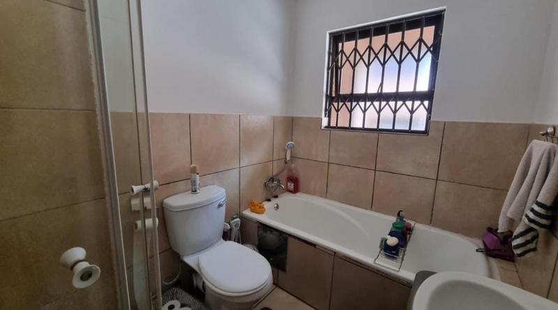 2 Bedroom Property for Sale in Florida Gauteng