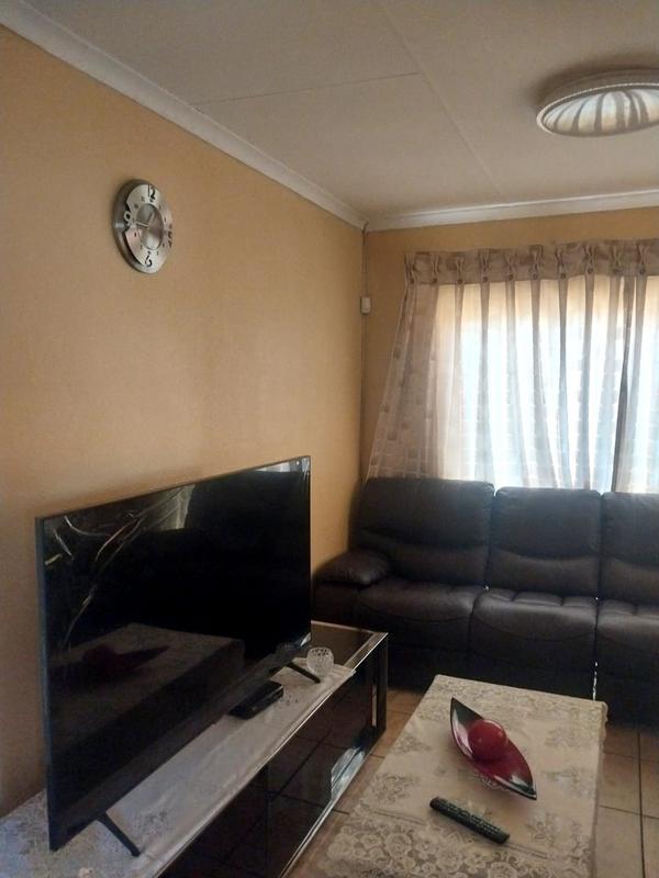 3 Bedroom Property for Sale in Clayville Gauteng