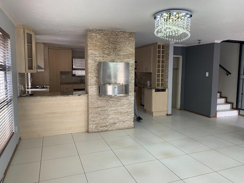 To Let 3 Bedroom Property for Rent in Fourways Gauteng