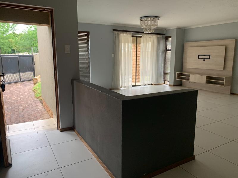 To Let 3 Bedroom Property for Rent in Fourways Gauteng