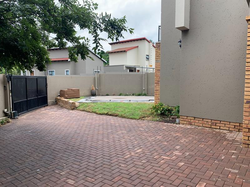 To Let 3 Bedroom Property for Rent in Fourways Gauteng