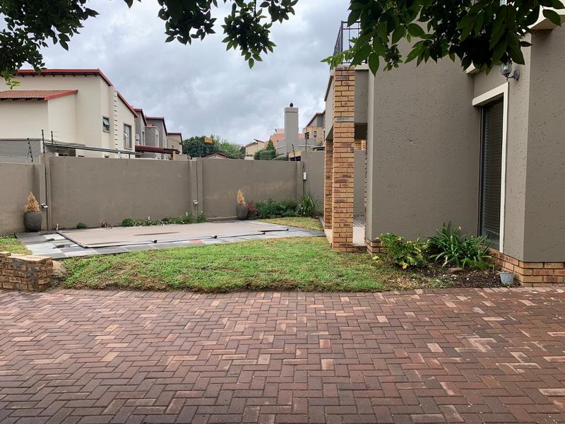 To Let 3 Bedroom Property for Rent in Fourways Gauteng