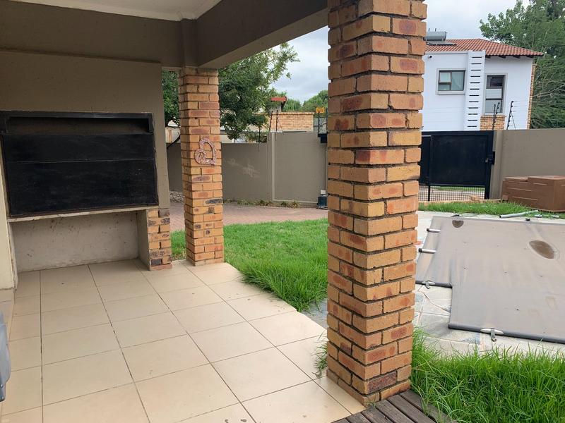 To Let 3 Bedroom Property for Rent in Fourways Gauteng