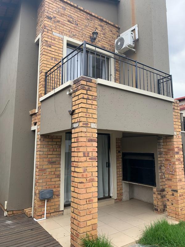 To Let 3 Bedroom Property for Rent in Fourways Gauteng