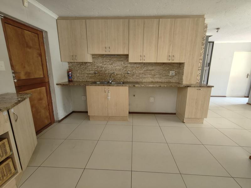 To Let 3 Bedroom Property for Rent in Fourways Gauteng