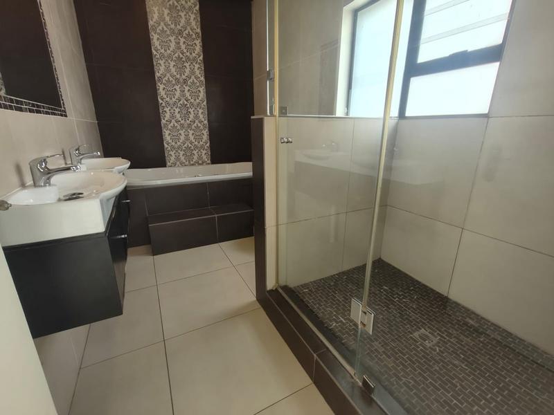 To Let 3 Bedroom Property for Rent in Fourways Gauteng