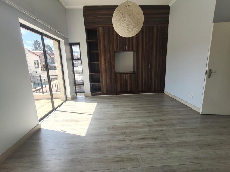 To Let 3 Bedroom Property for Rent in Fourways Gauteng