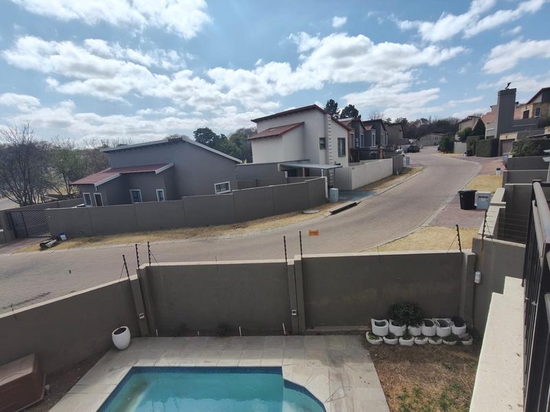 To Let 3 Bedroom Property for Rent in Fourways Gauteng