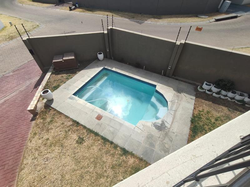 To Let 3 Bedroom Property for Rent in Fourways Gauteng