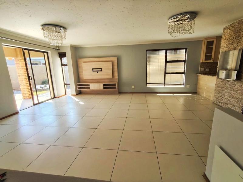 To Let 3 Bedroom Property for Rent in Fourways Gauteng