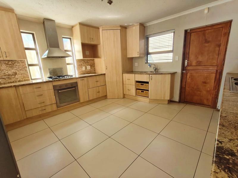 To Let 3 Bedroom Property for Rent in Fourways Gauteng