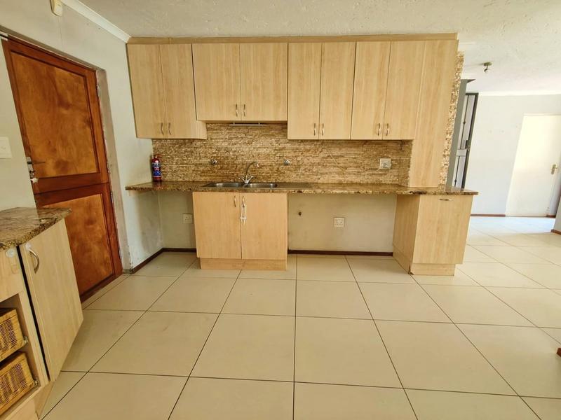 To Let 3 Bedroom Property for Rent in Fourways Gauteng