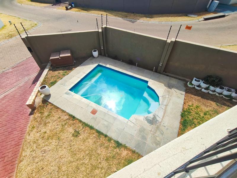 To Let 3 Bedroom Property for Rent in Fourways Gauteng