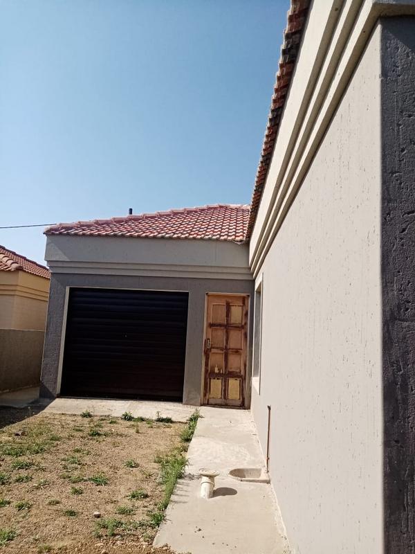 3 Bedroom Property for Sale in Golden Gardens Gauteng