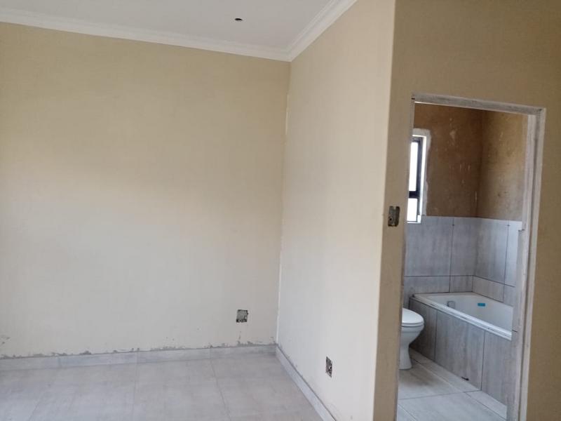 3 Bedroom Property for Sale in Golden Gardens Gauteng