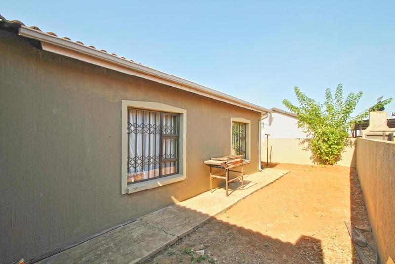 3 Bedroom Property for Sale in Roodekop Gauteng