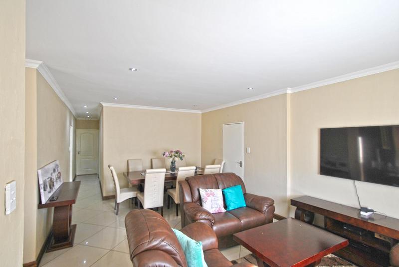 3 Bedroom Property for Sale in Roodekop Gauteng